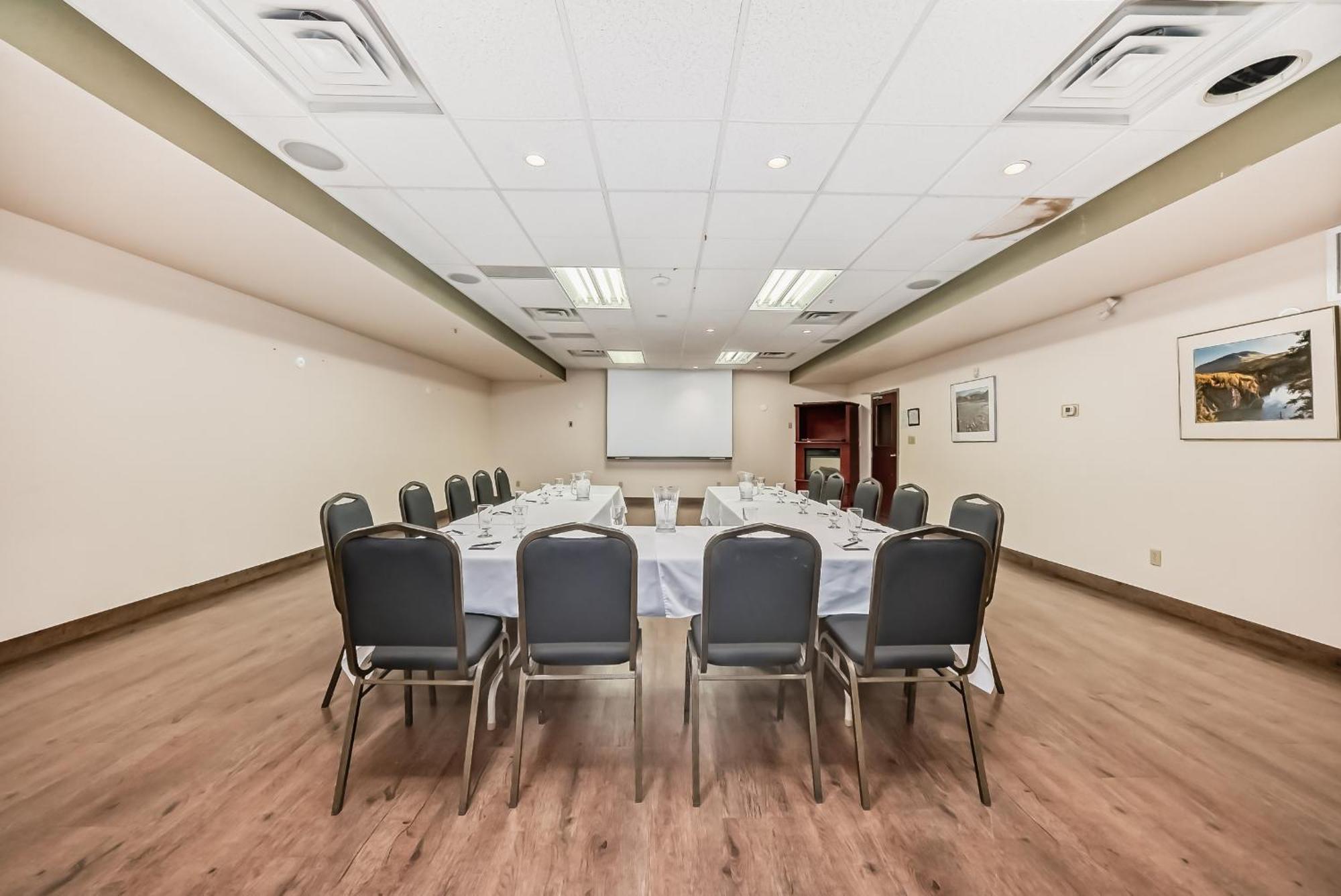 Grande Cache Inn & Suites 外观 照片