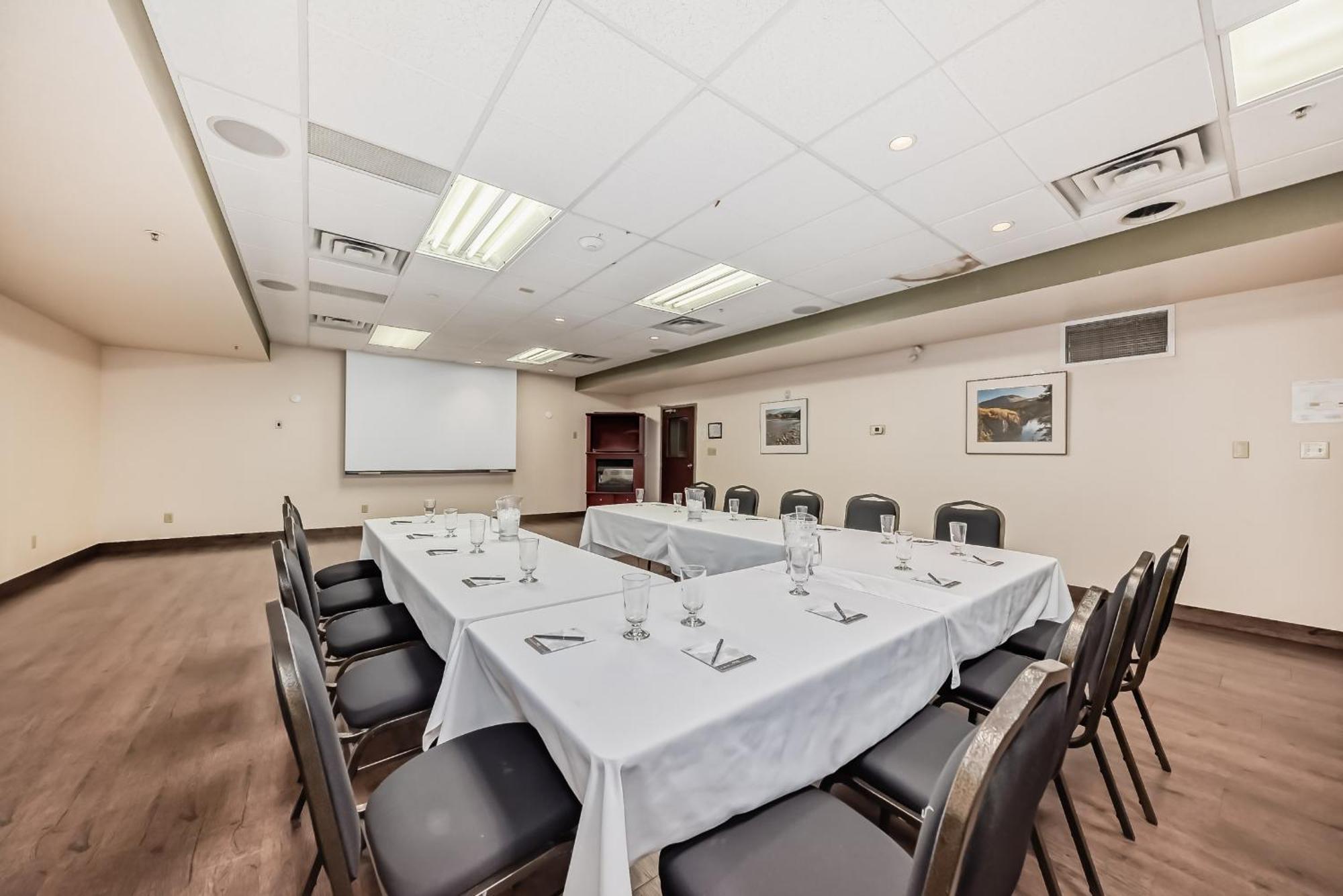 Grande Cache Inn & Suites 外观 照片