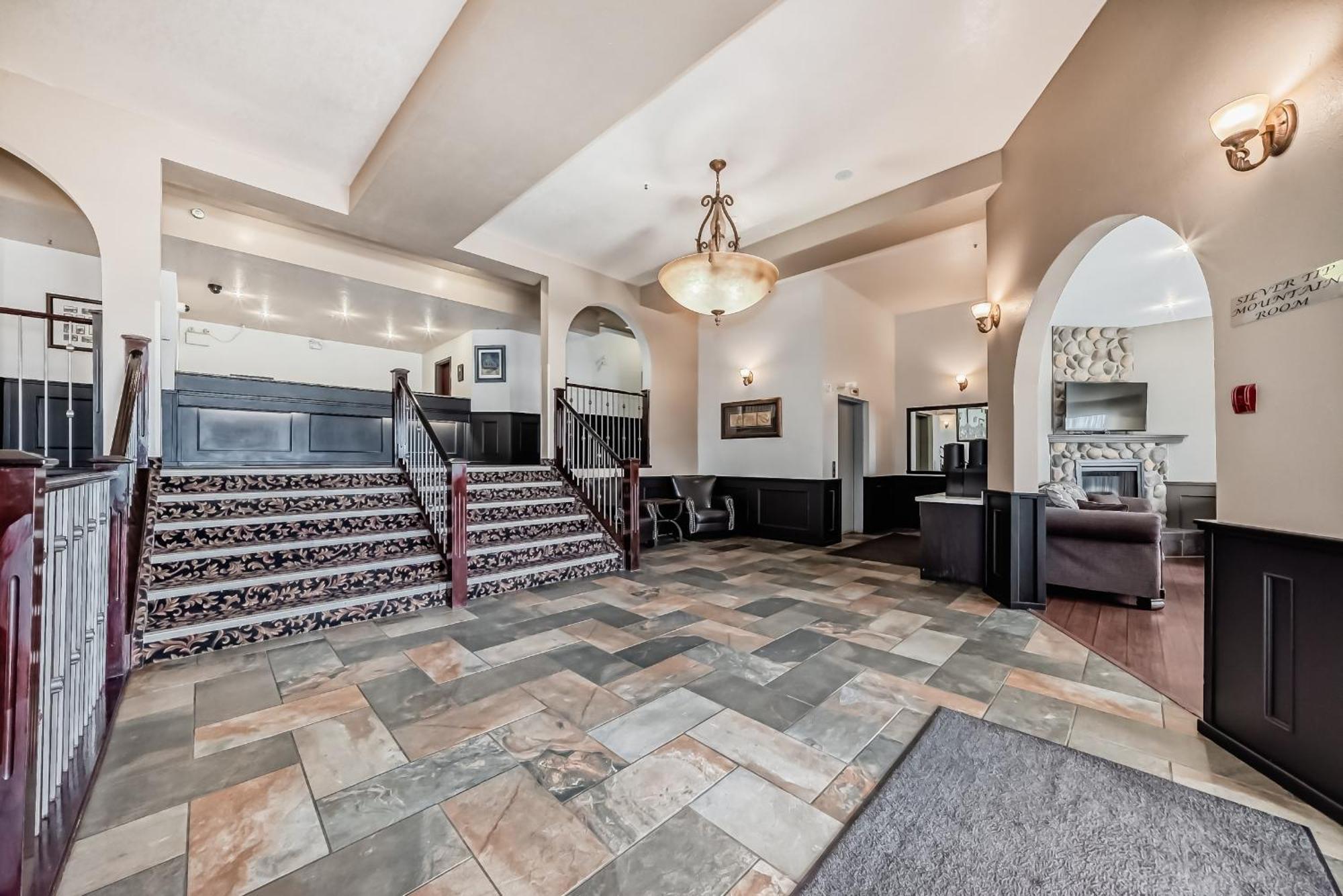 Grande Cache Inn & Suites 外观 照片