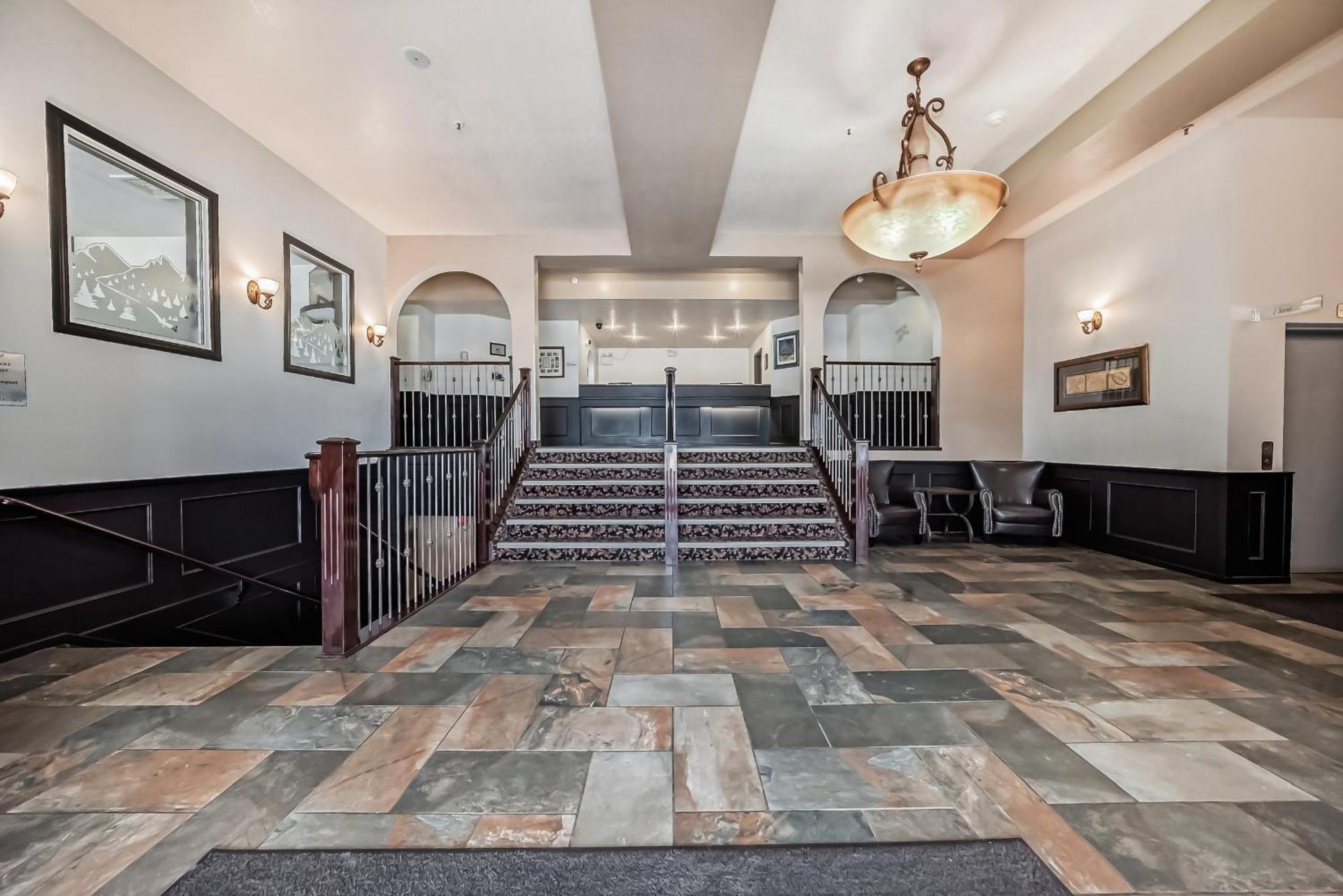 Grande Cache Inn & Suites 外观 照片