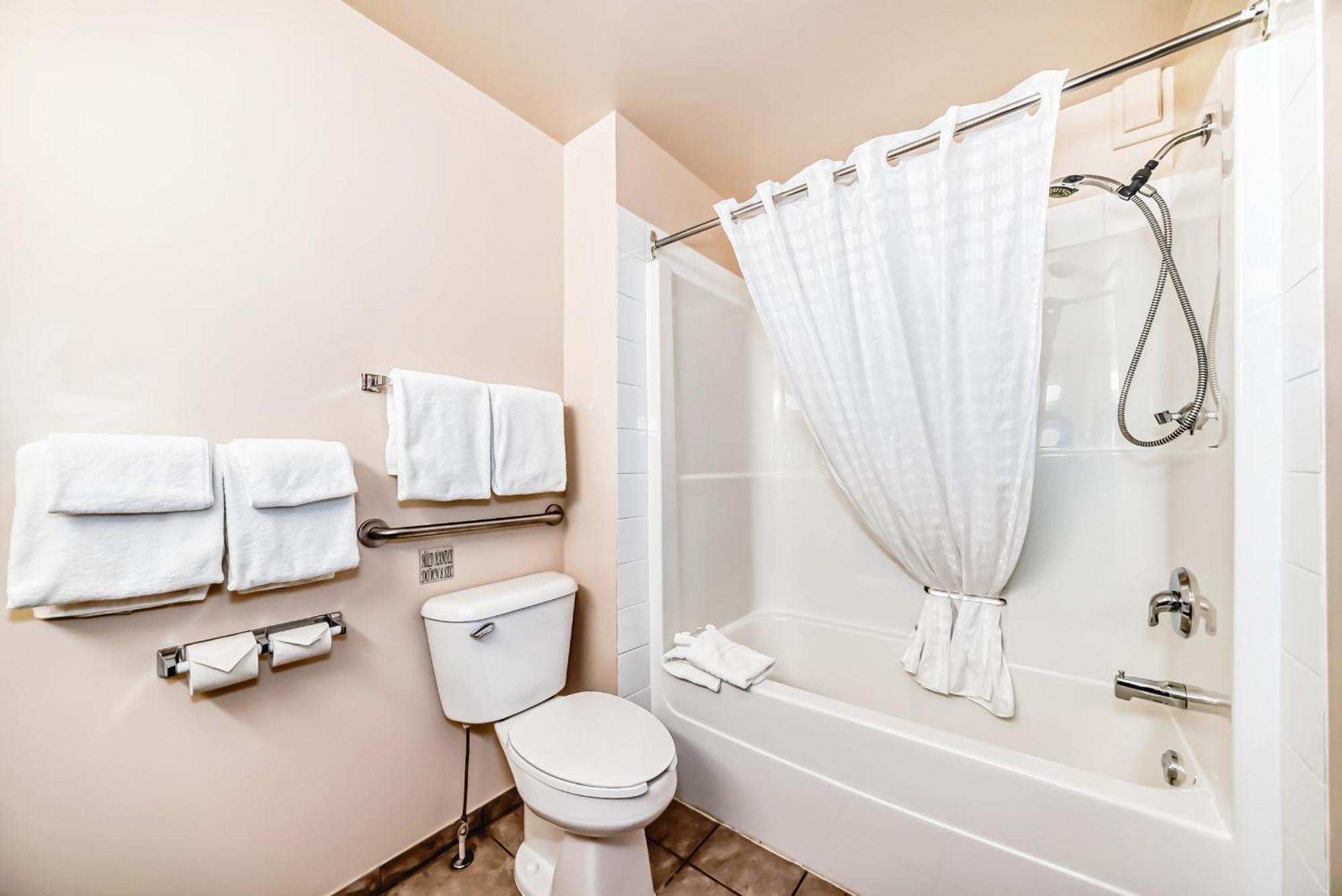 Grande Cache Inn & Suites 外观 照片