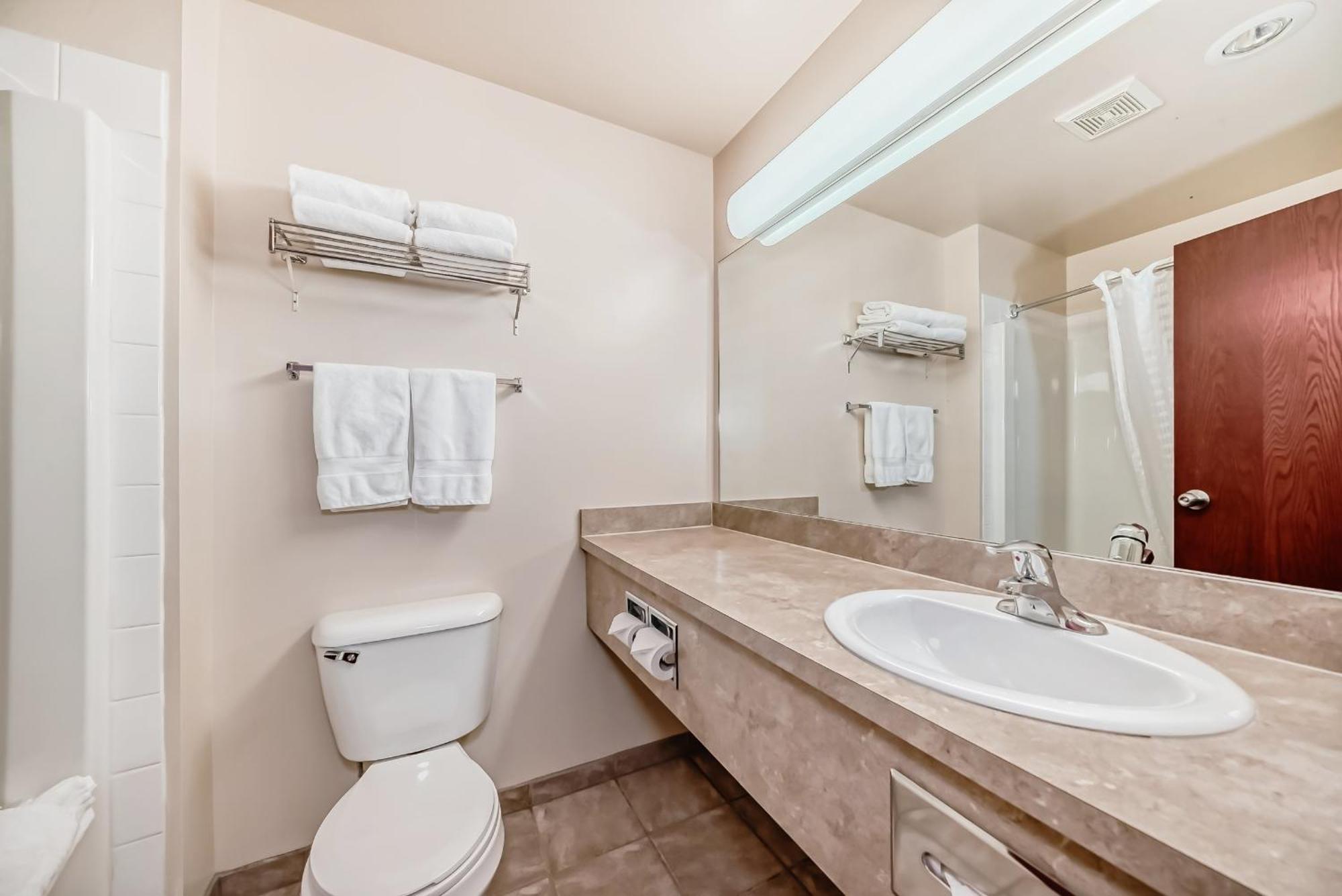 Grande Cache Inn & Suites 外观 照片